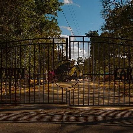 Twin Lakes Camp Resort DeFuniak Springs Exterior photo